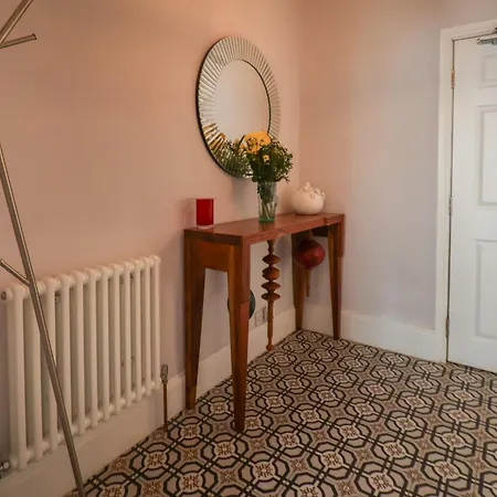 Abbey Vista Apartment